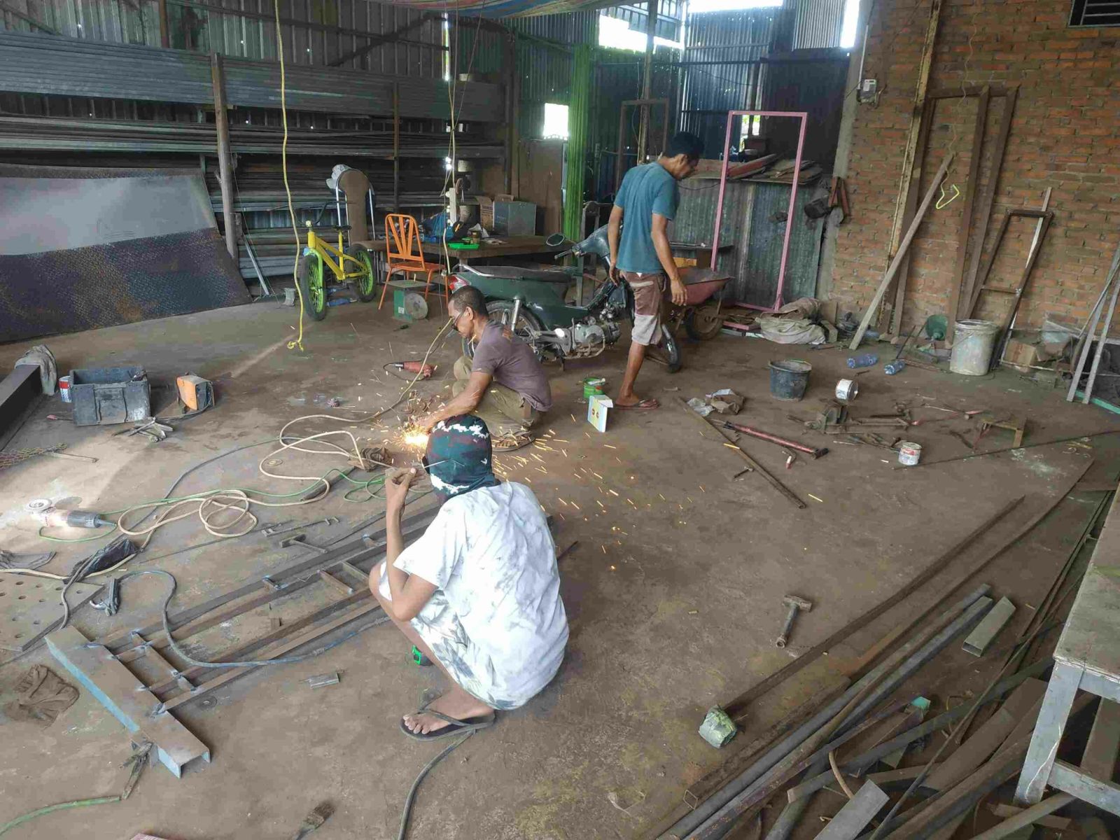 Bengkel Las & Cat SINAR KARYA: Solusi Otomotif Cilacap yang Tak Terbantahkan